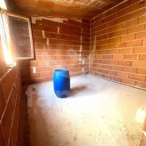 TRI KUĆE ZA RENOVACIJU NA MIRNOJ LOKACIJI