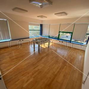 TRNJE, SAVICA, MODERNI POSLOVNI PROSTORI 705 m2 SA VLASTITIM PARKIRALIŠTEM, INVE