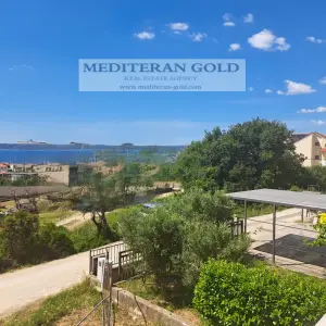 Trosoban stan, novogradnja, Kaštel Gomilica