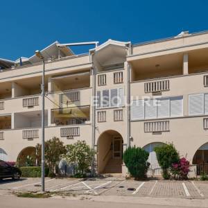 TURANJ - Jednosoban apartman 1. red do mora - 45m2