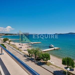 TURANJ - Jednosoban apartman 1. red do mora - 45m2