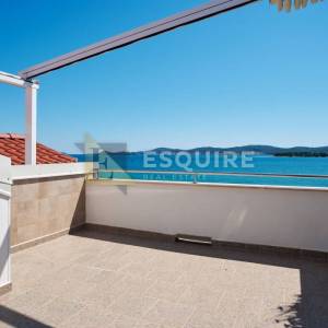 TURANJ - Jednosoban apartman 1. red do mora - 45m2