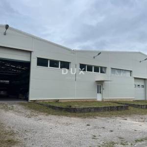 UDBINA - Investicijska prilika – Industrijska hala 3.524 m² na zemljištu 18.374 m² s energetskom infrastrukturom