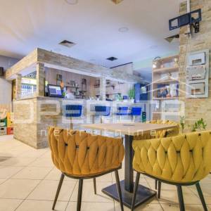 ULIČNI LOKAL, PRODAJA, SESVETE, 145 M2 + NATKRIVENA TERASA 50 M2