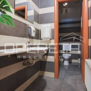 ULIČNI LOKAL, PRODAJA, SESVETE, 145 M2 + NATKRIVENA TERASA 50 M2