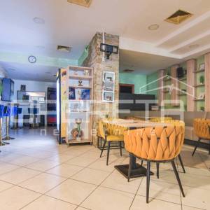 ULIČNI LOKAL, PRODAJA, SESVETE, 145 M2 + NATKRIVENA TERASA 50 M2