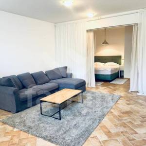UNIKATNA LUKSUZNA VILA NA SAMO KORAK DO MORA