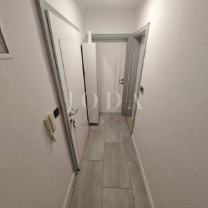 Uredan stan 250m od mora