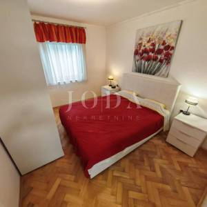 Uredan stan 250m od mora