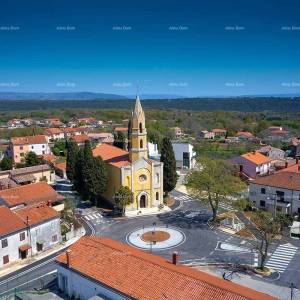 VALTURA – Građevinska parcela s kućom i projektom za novu gradnju!