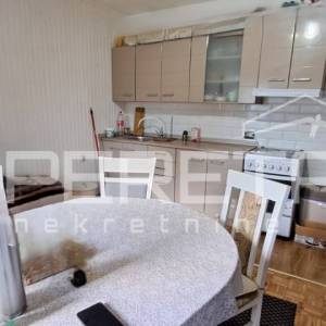 VELIKA GORICA –strogi centar,  KUĆA S DVA ODVOJENA STANA ILI JEDNA CJELINA