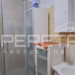 VELIKA GORICA –strogi centar,  KUĆA S DVA ODVOJENA STANA ILI JEDNA CJELINA