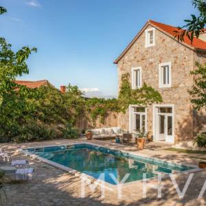 Vila sa Bazenom u Vrbanju