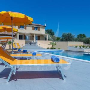 VILA U OAZI MIRA SA POGLEDOM NA MORE I BRIJUNSKO OTOČJE