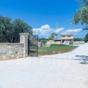 VILA U OAZI MIRA SA POGLEDOM NA MORE I BRIJUNSKO OTOČJE