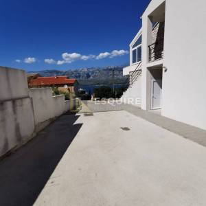 VINJERAC - Dvosoban apartman u prizemlju + konoba i vrt - 63m2
