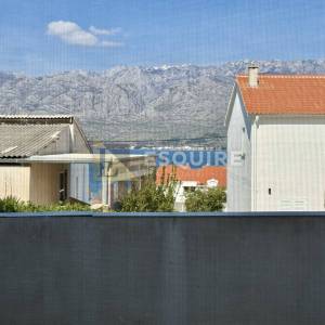 Vinjerac – prostrani namješten dvosobni apartman s vrtom!!