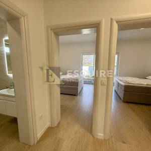 Vinjerac – prostrani namješten dvosobni apartman s vrtom!!
