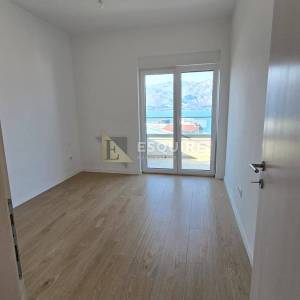Vinjerac -  trosoban penthouse s krovnom terasom i panoramskim pogledom na more!!