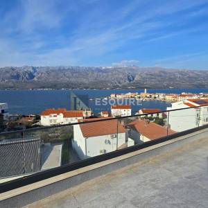 Vinjerac -  trosoban penthouse s krovnom terasom i panoramskim pogledom na more!!
