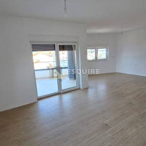 Vinjerac -  trosoban penthouse s krovnom terasom i panoramskim pogledom na more!!
