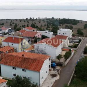 VIR - Apartmanska kuća sa 4 stambene jedinice - 243m2
