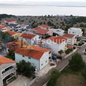 VIR - Apartmanska kuća sa 4 stambene jedinice - 243m2