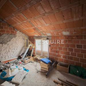 VIR - Apartmanska kuća sa 4 stambene jedinice - 243m2
