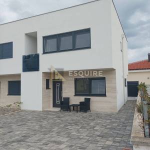 VIR - Dvojna kuća 90m od mora, novogradnja - 118m2