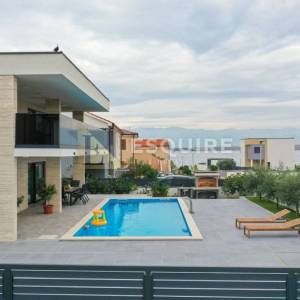 VIR - Luksuzna vila s bazenom 150m od plaže - 255m2