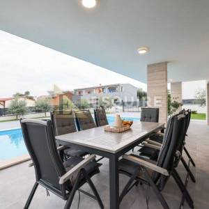 VIR - Luksuzna vila s bazenom 150m od plaže - 255m2