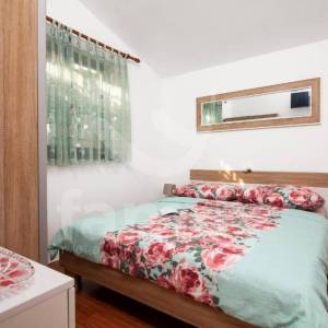 VIŠESTAMBENA KUĆA SA DVA POSLOVNA PROSTORA I APARTMANIMA