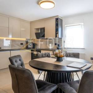 Viškovo, 5s+db, 144,10m2, pogled na more