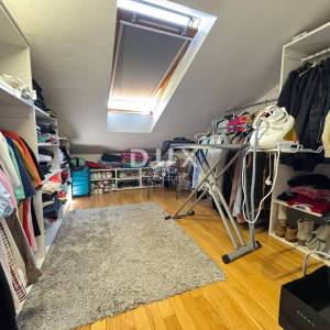 VIŠKOVO – Moderan dvoetažni obiteljski stan od 144 m² s prostranom terasom
