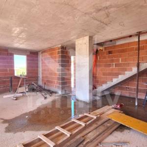 VISOKOISPLATIVA VILA SA POGLEDOM NA MORE NA MIRNOJ LOKACIJI