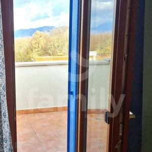 VISOKOKVALITETNA KAMENA VILA SA BAZENOM I GARAŽOM