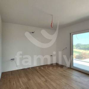 VISOKOKVALITETNA MODERNA VILA SA BAZENOM