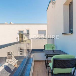 VODICE - Moderna Vila s bazenom 