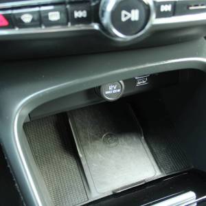 Volvo Xc40 T3 AUTOMATIK R-Design *HARMAN/KARDON, NAVIGACIJA, KAMERA, LED*