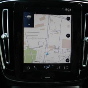Volvo Xc40 T3 AUTOMATIK R-Design *HARMAN/KARDON, NAVIGACIJA, KAMERA, LED*