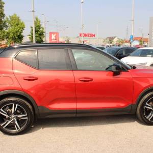 Volvo Xc40 T3 AUTOMATIK R-Design *HARMAN/KARDON, NAVIGACIJA, KAMERA, LED*