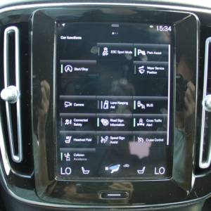 Volvo Xc40 T3 AUTOMATIK R-Design *HARMAN/KARDON, NAVIGACIJA, KAMERA, LED*