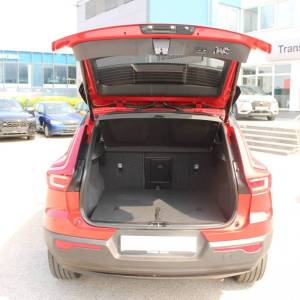 Volvo Xc40 T3 AUTOMATIK R-Design *HARMAN/KARDON, NAVIGACIJA, KAMERA, LED*