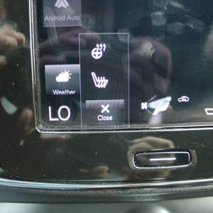 Volvo Xc40 T3 AUTOMATIK R-Design *HARMAN/KARDON, NAVIGACIJA, KAMERA, LED*