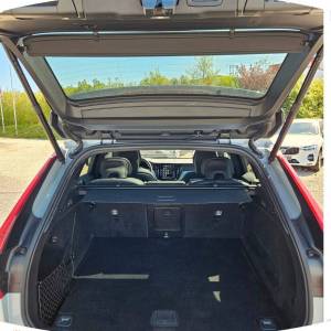 Volvo XC60 2.0d B4 AWD Aut. Plus Dark 197 KS, ACC+KAM+4xGR SJED+PANO+VIRT+ASIST