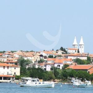 VRHUNSKI UREĐEN POSLOVNI PROSTOR NA FREKVENTNOJ LOKACIJI