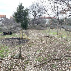 VRSI - Građevinsko zemljište - 788m2