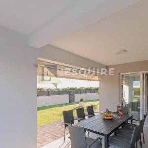 Vrsi - moderna vila od 170 m2 s bazenom!!