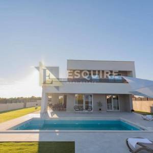 Vrsi - moderna vila od 170 m2 s bazenom!!