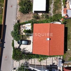 VRSI - Samostojeća katnica sa dvije stambene jedinice - 250m2